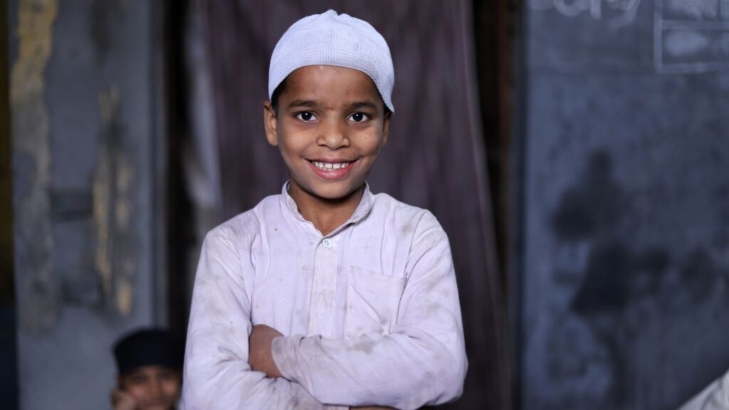 Shaagird student with school bag